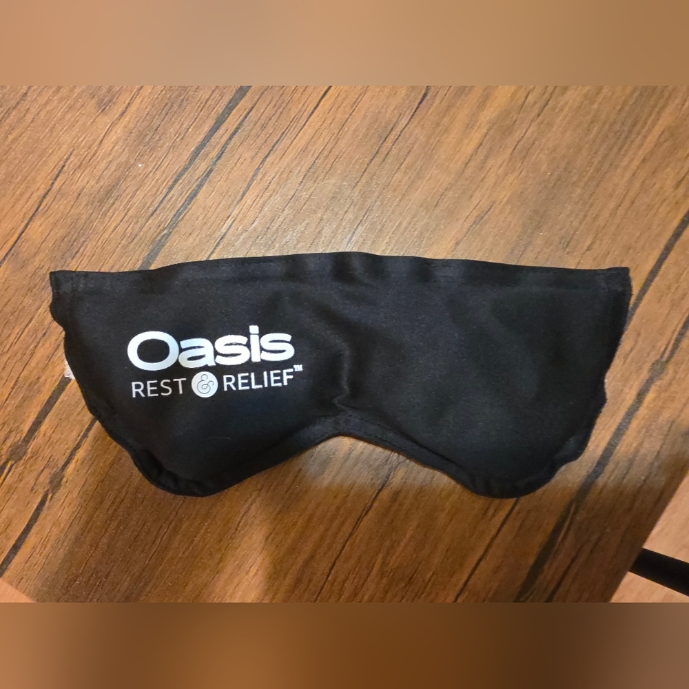 Oasis Black Rest Relief Eye Mask